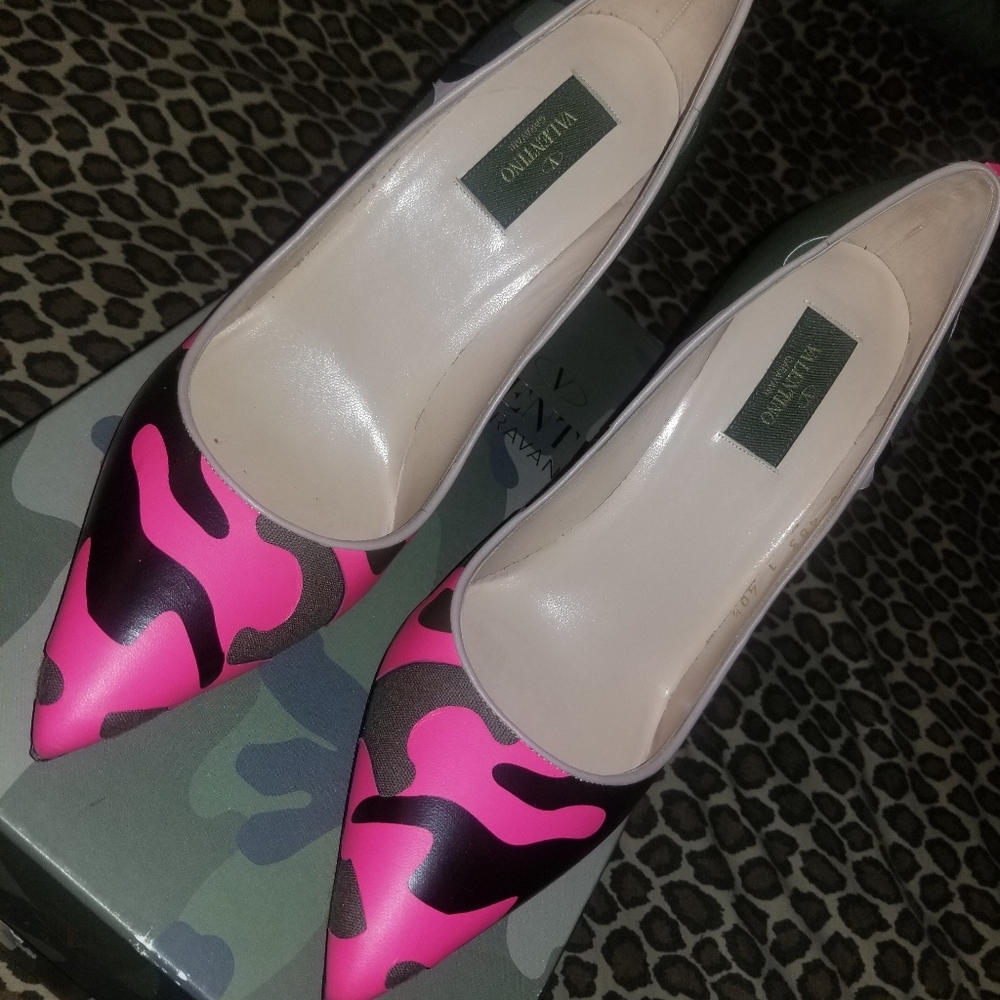 Authentic Valentino Garavani Camo Pump